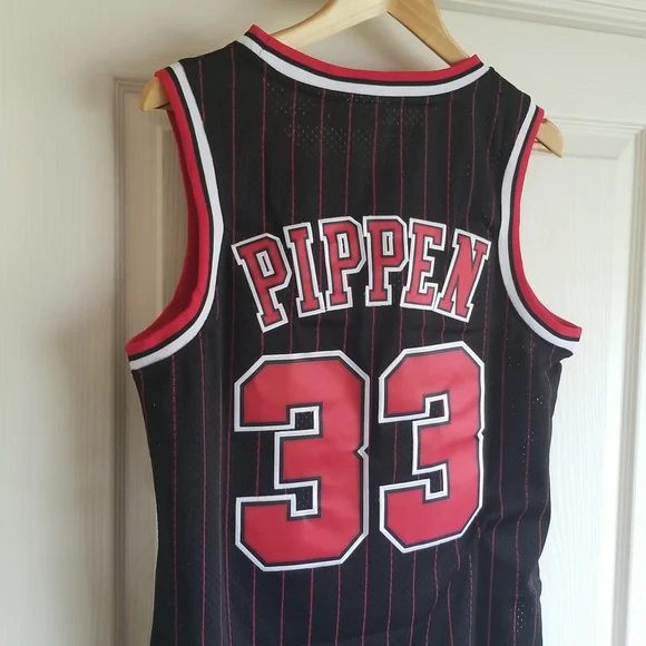 SCOTTIE PIPPEN CHICAGO BULLS PINSTRIPE JERSEY SIZE SMALL - Picture 10 of 11